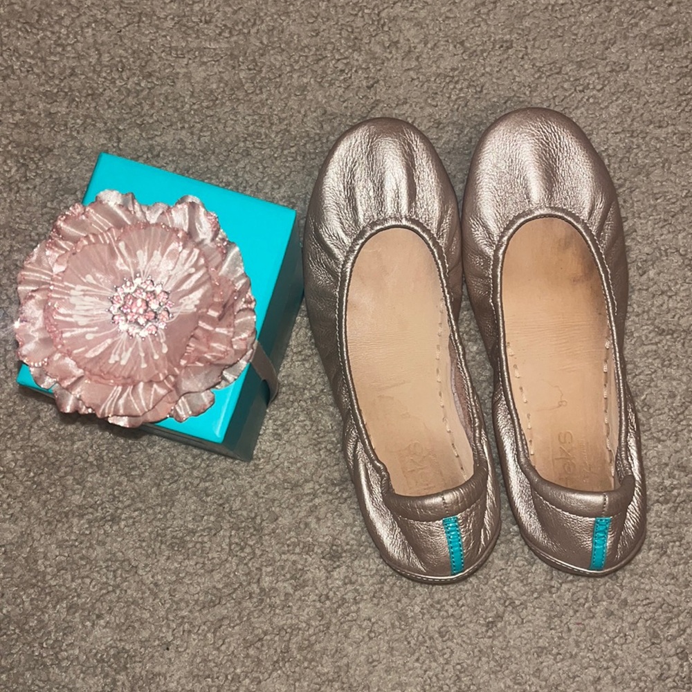 Tieks Foldable Ballet Flats in Rose Gold with Teal Soles - Picture 2 of 6